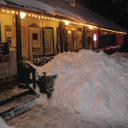 Whittaker'S Motel & Historic Bunkhouse Ashford Bagian luar foto