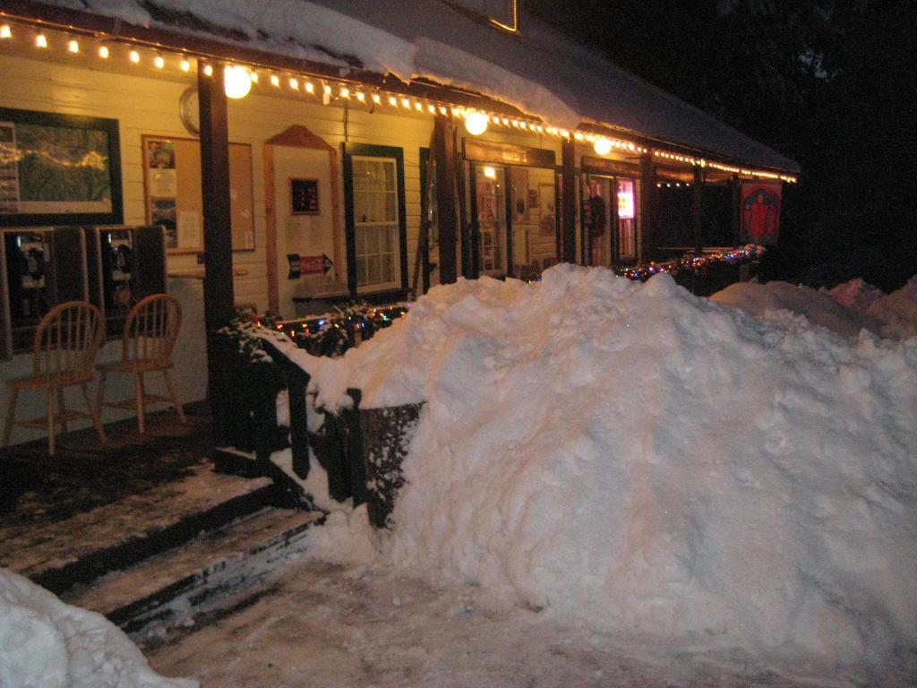 Whittaker'S Motel & Historic Bunkhouse Ashford Bagian luar foto