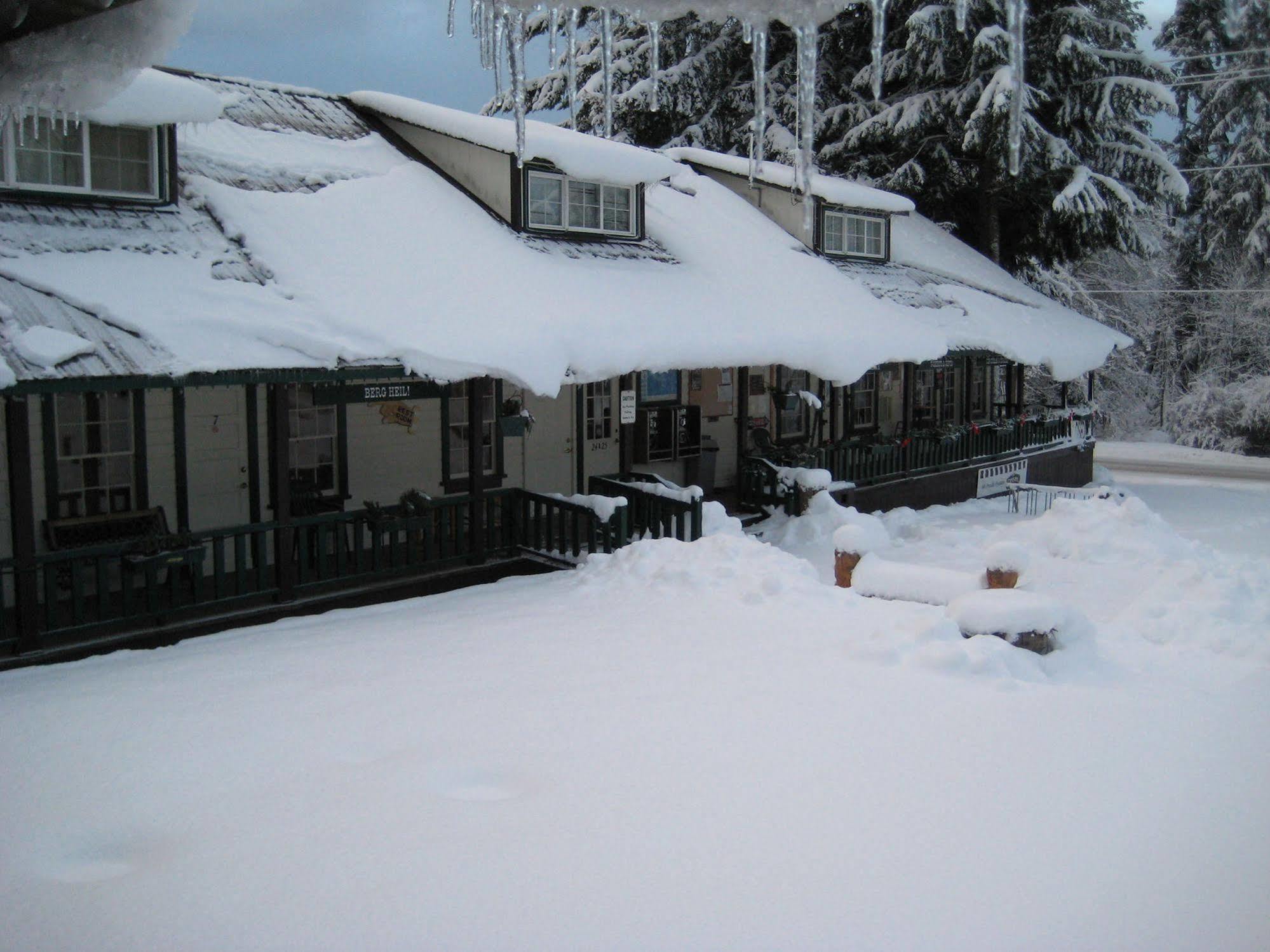 Whittaker'S Motel & Historic Bunkhouse Ashford Bagian luar foto