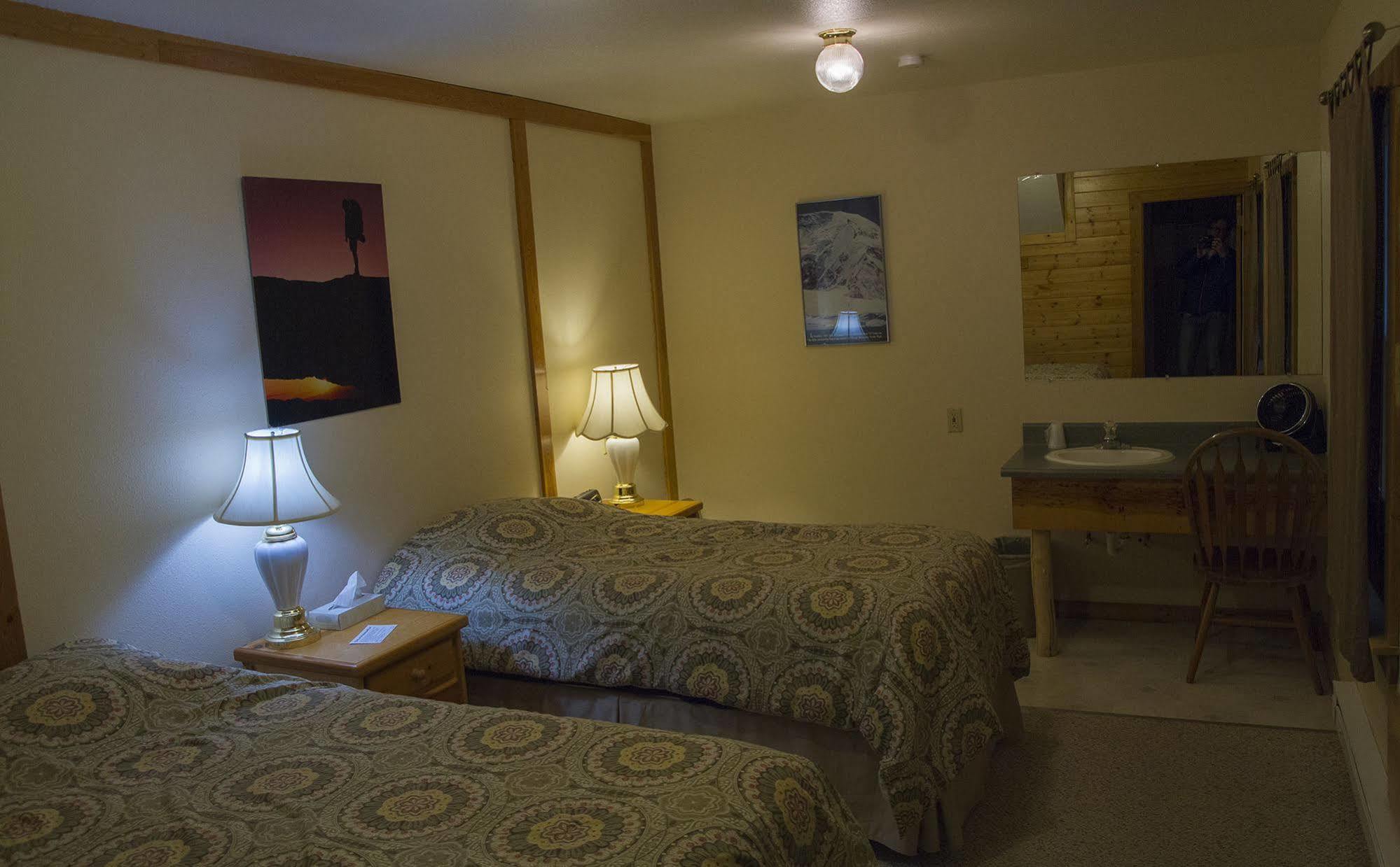 Whittaker'S Motel & Historic Bunkhouse Ashford Bagian luar foto